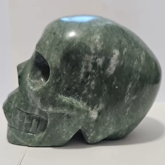 "5 Green Jade Skull Crystal Carving - Picture 7 of 10